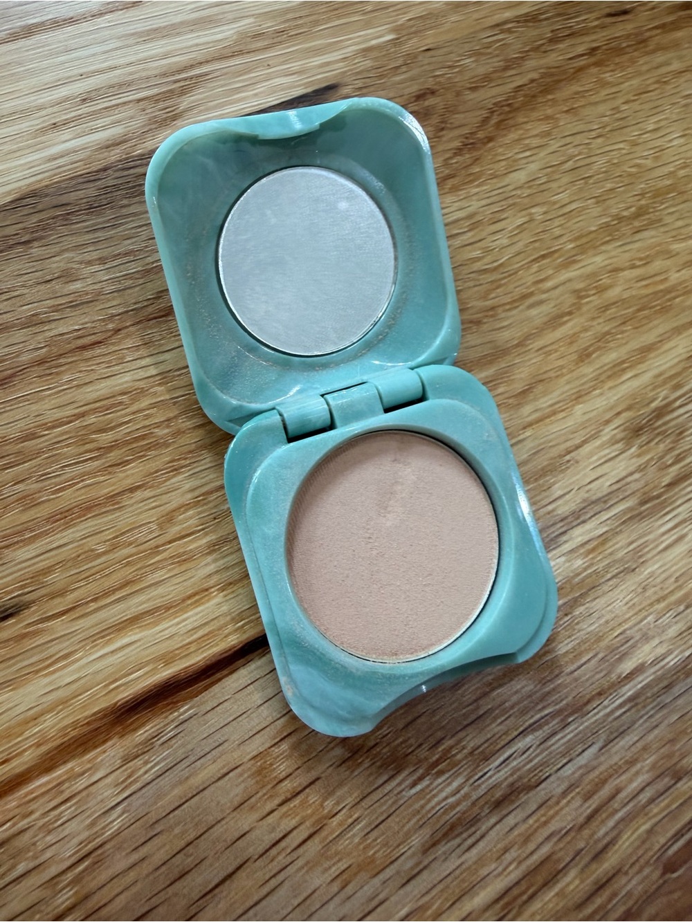 Vintage Clinique Pressed Powder Compact in Beige